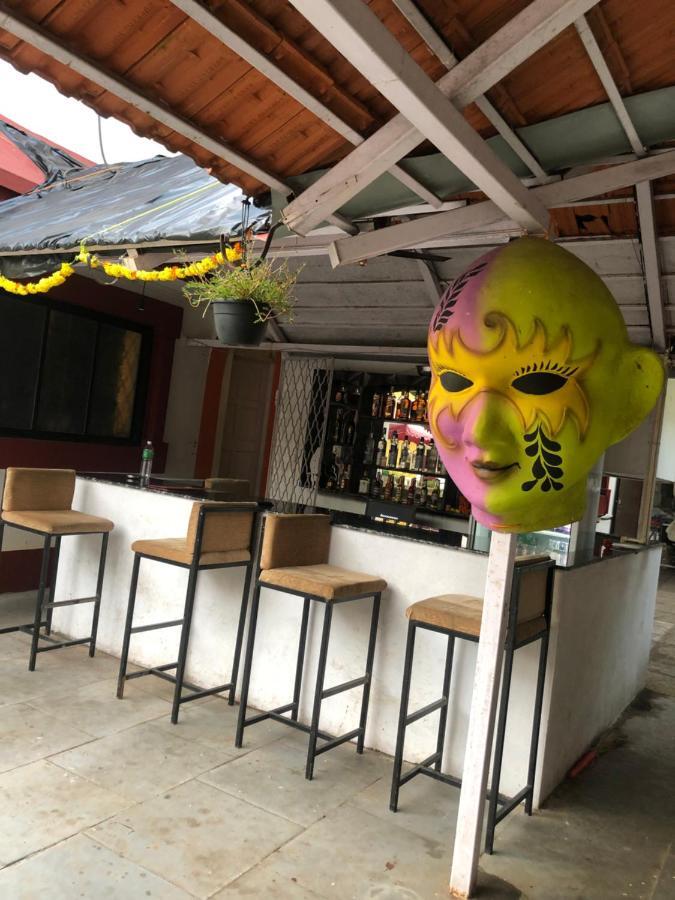 Big Daddy'S Inn Candolim Kültér fotó